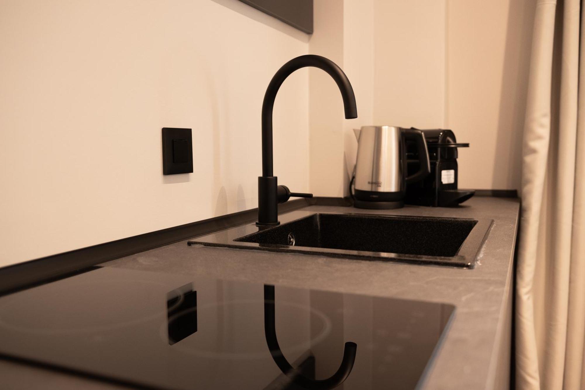 Taskou Luxury Suites Tesalonika Bagian luar foto